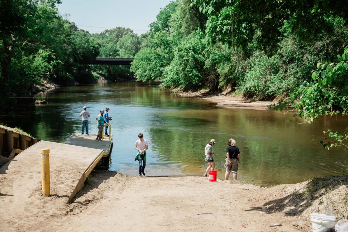 Students release Shad into the Neuse River