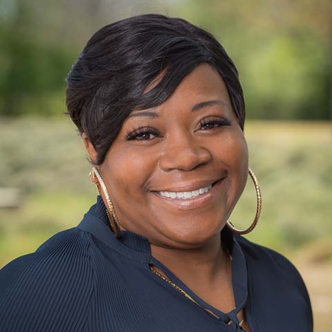 Tara Spivey headshot