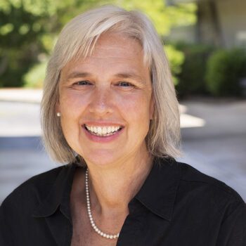 Headshot of Dorothy Holley
